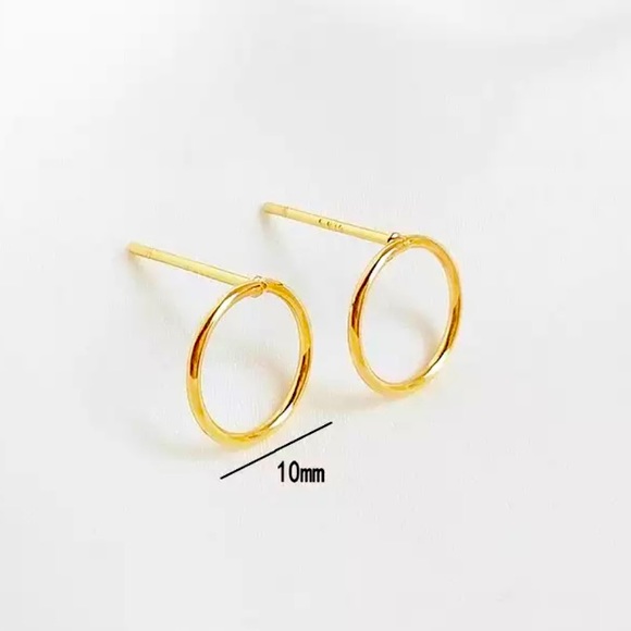 Round Earrings - Picture 2 of 3